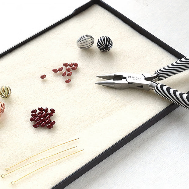 (B9) Japanese MIYUKI beading mat and plate