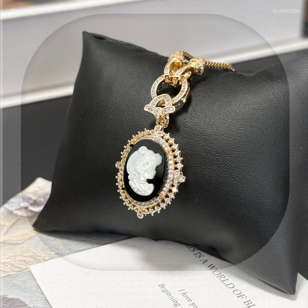(N17) Cameo Portrait Mother-Pearl Pendant Necklace
