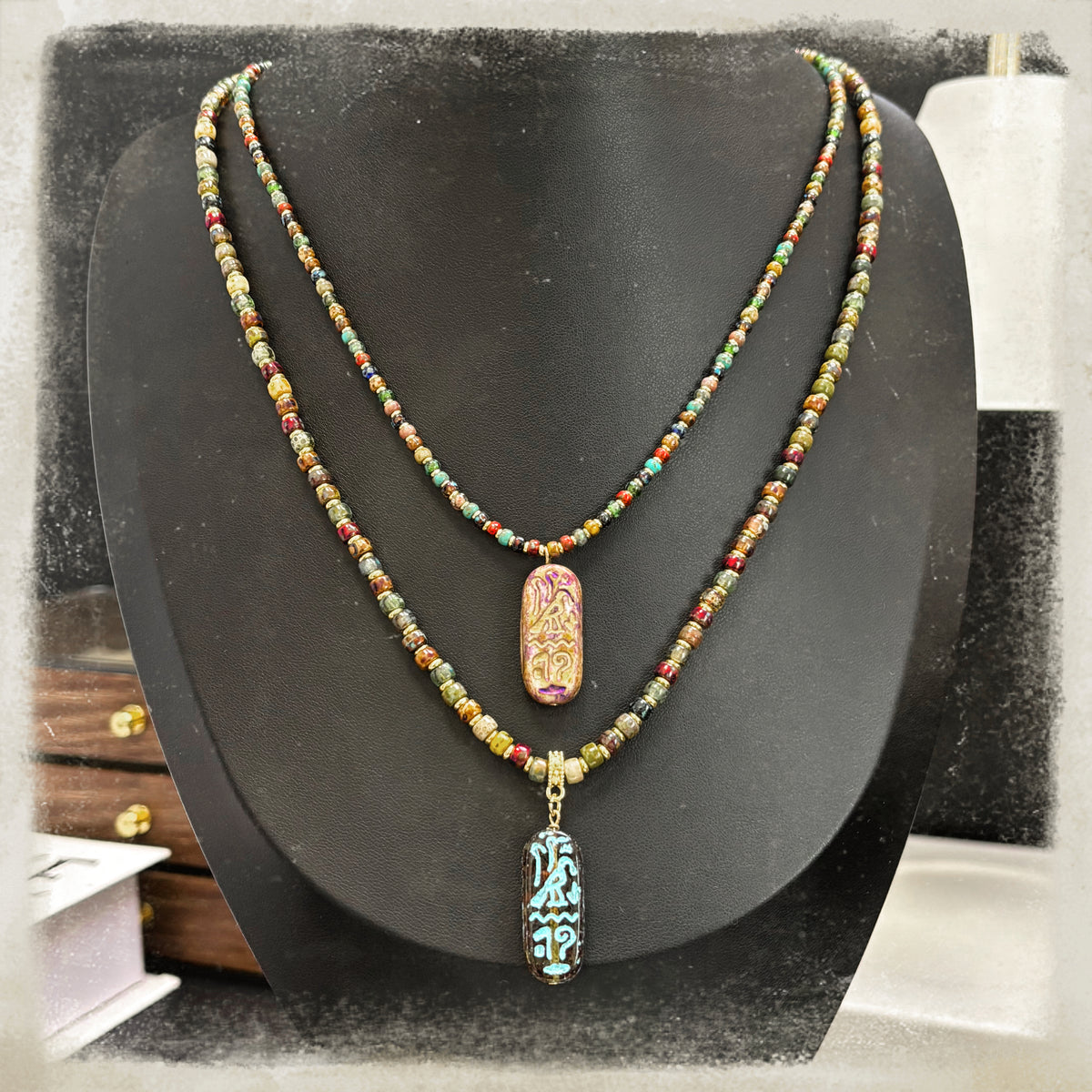 (N23) Picasso Matubo 4mm Style Egypt Car-Touch Czech Glass Necklace
