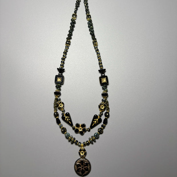 (N14) Timeless Elegance Vintage Black