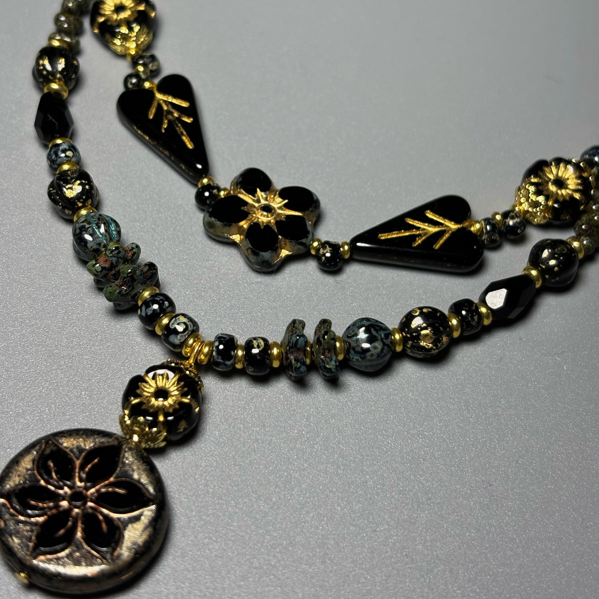 (N14) Timeless Elegance Vintage Black