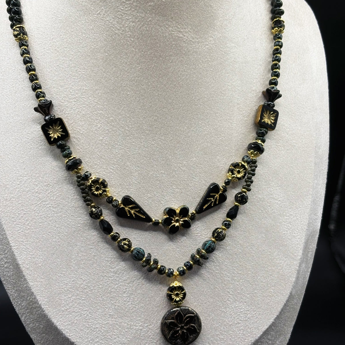 (N14) Timeless Elegance Vintage Black